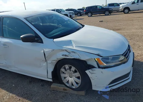 2015 Volkswagen Jetta 2.0L S z USA, uszkodzony, nr VIN 3VW2K7AJ8FM310399